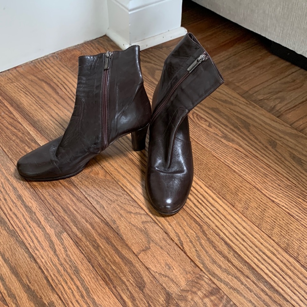 Taryn Rose brown leather heeled Booties